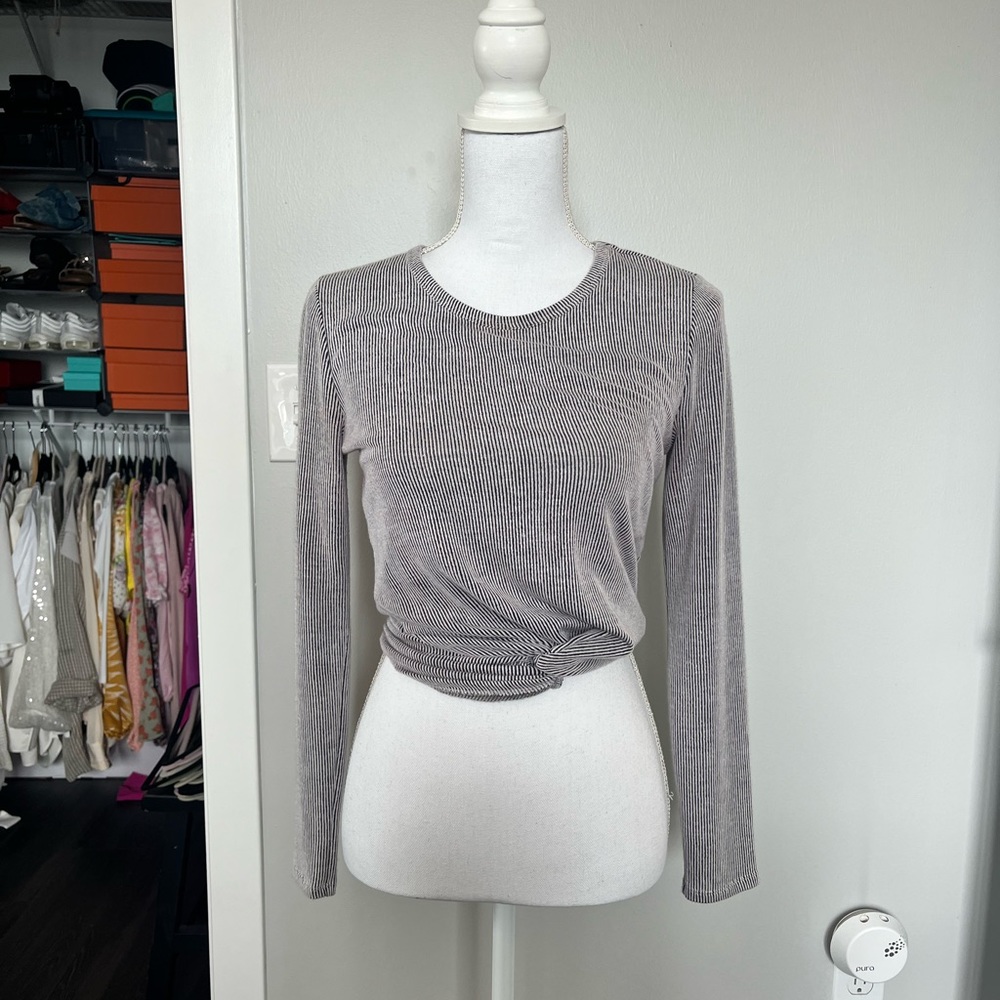 High line collective grey long sleeve size small